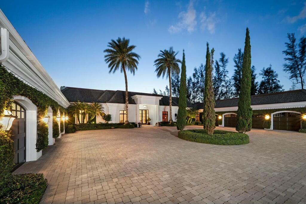 100 Harbor Way, Jupiter Island, FL 33455 - Photo 2