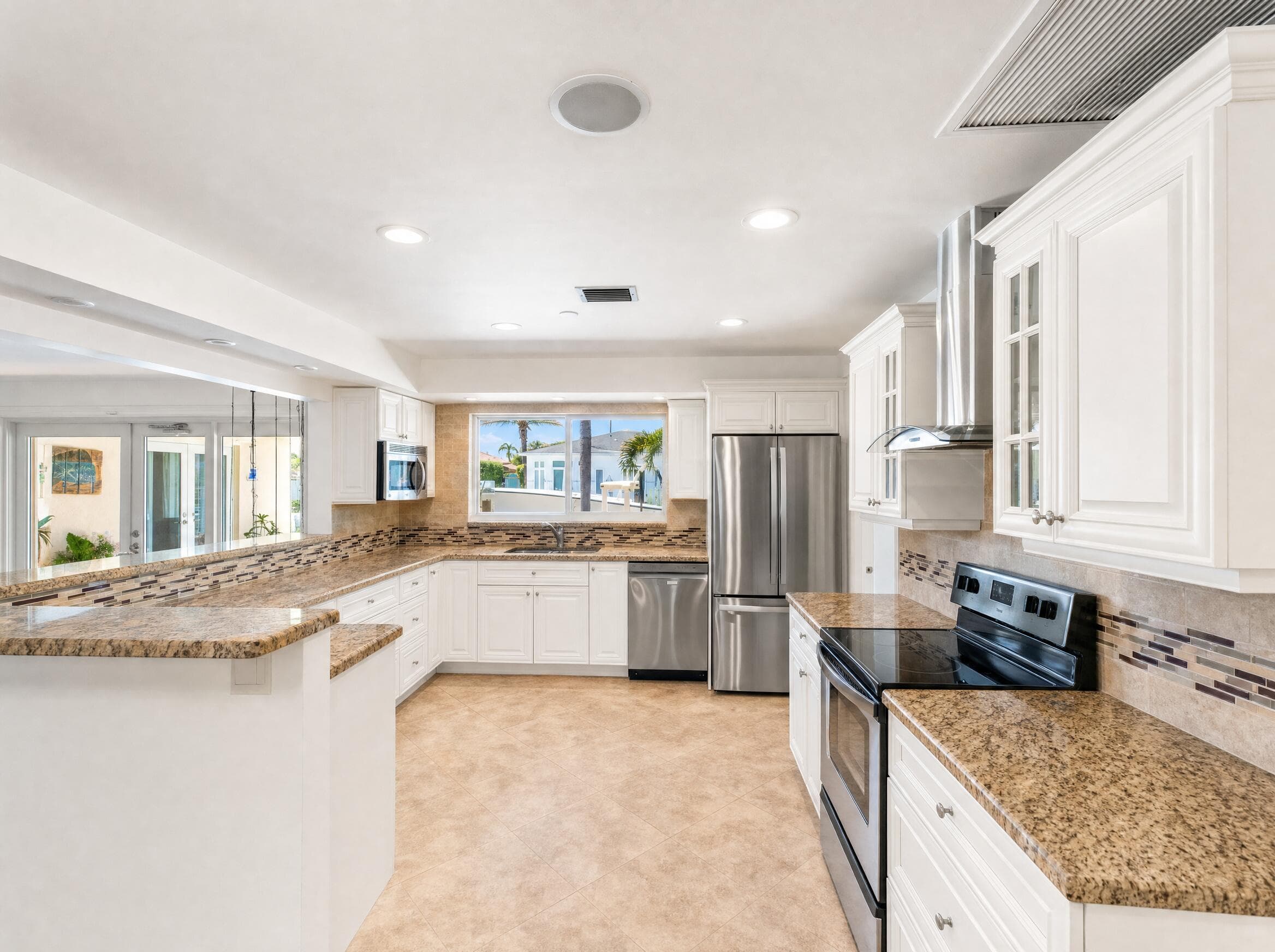 330 SE 10th Street, Pompano Beach, FL 33060 - Photo 3