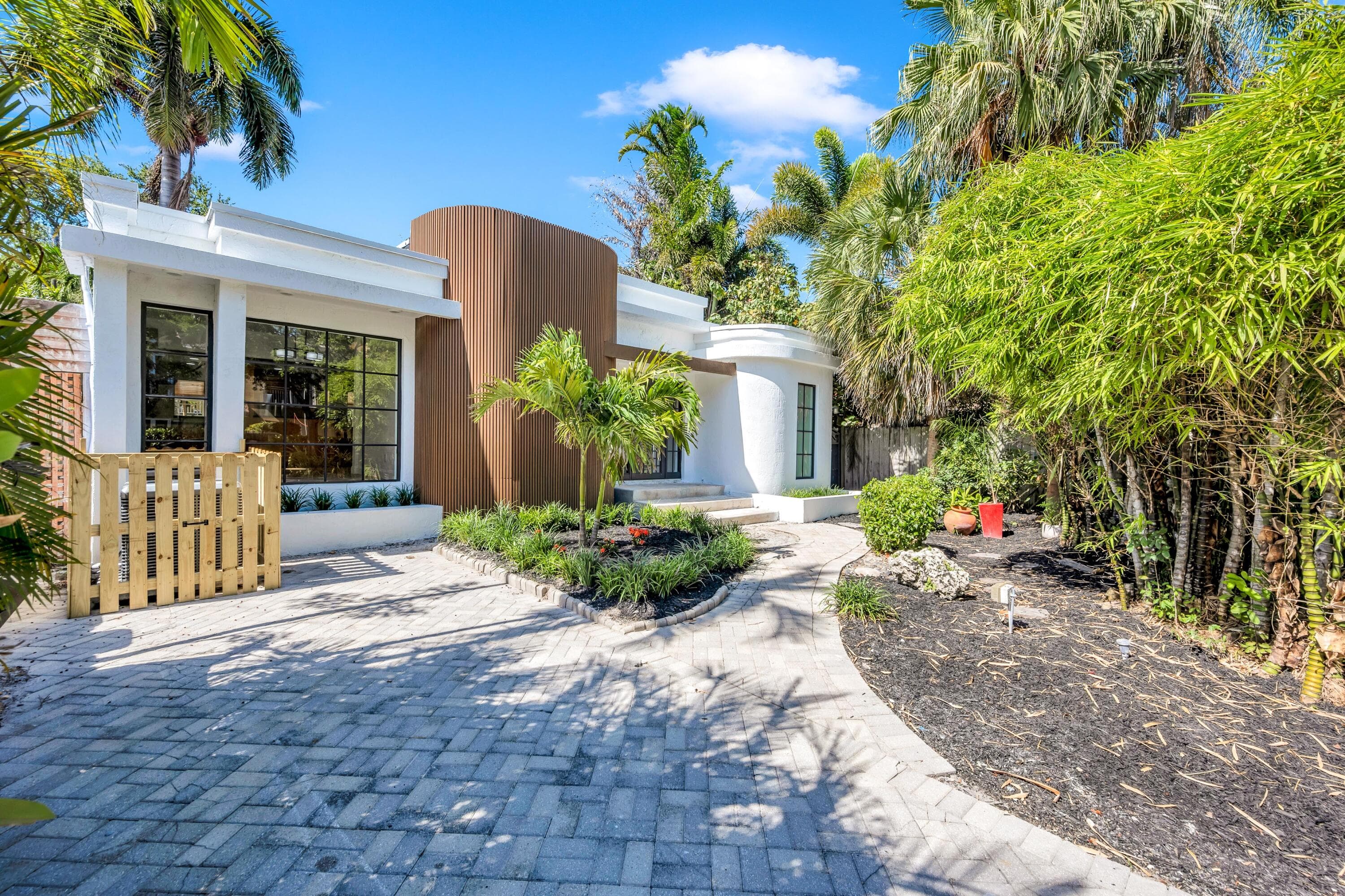 1413 NE 4th Court, Fort Lauderdale, FL 33301 - Photo 2