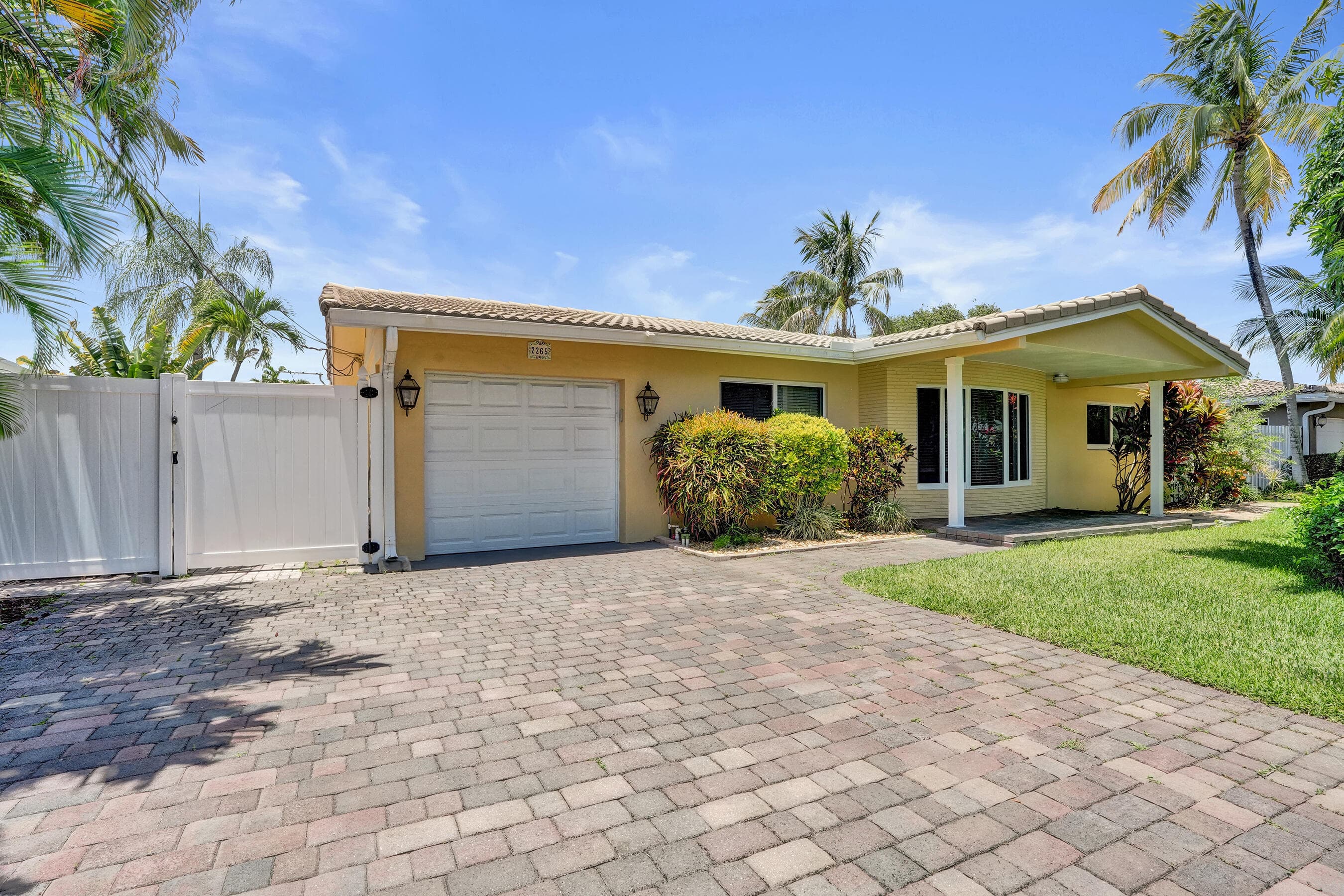 2265 SE 12th Street, Pompano Beach, FL 33062 - Photo 2