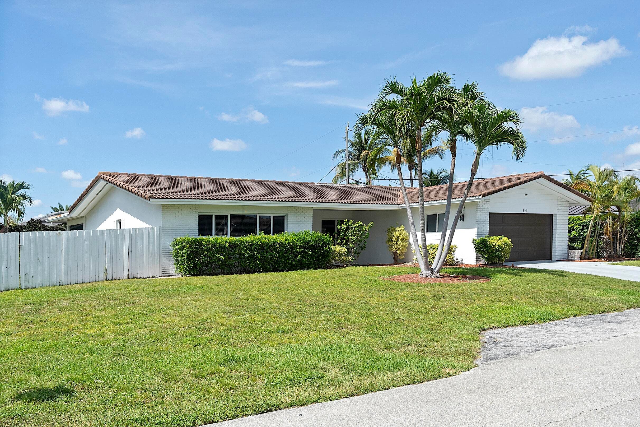 2910 NE 40th Court, Lighthouse Point, FL 33064 - Photo 2