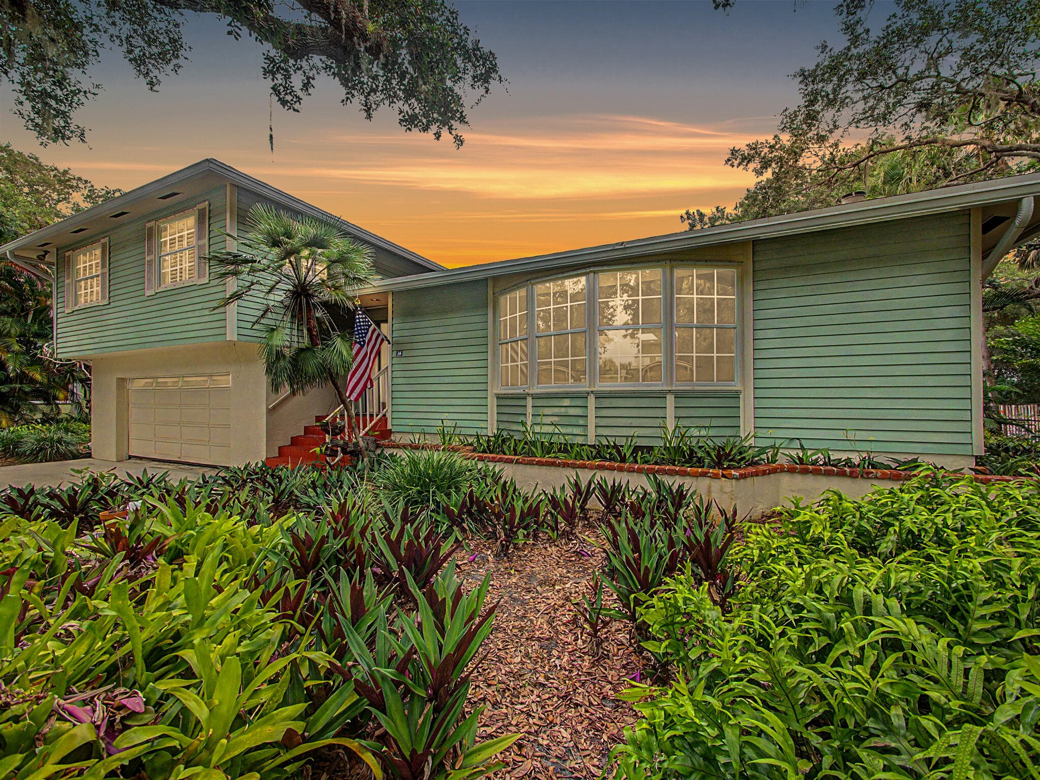 14 Emarita Way, Sewalls Point, FL 34996