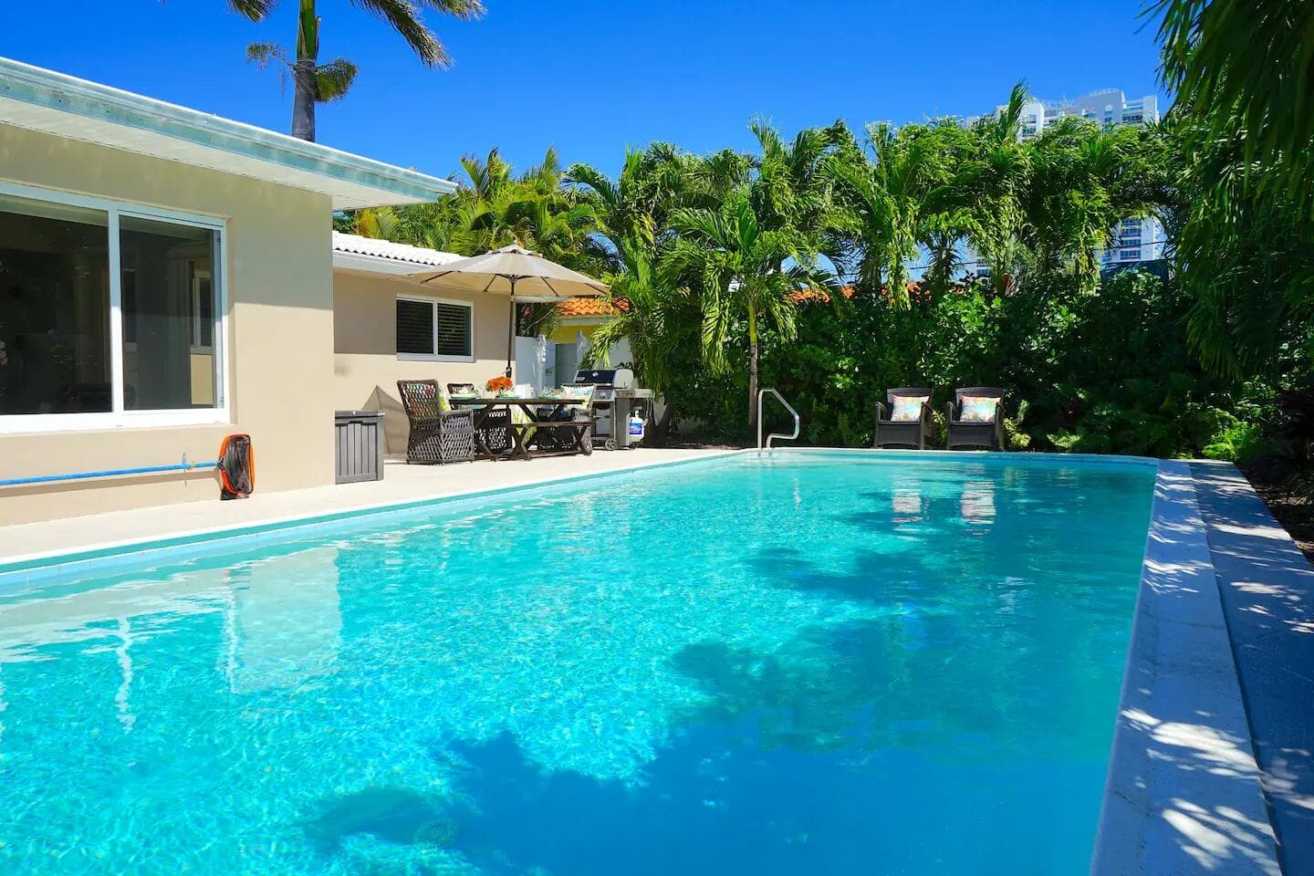 2060 Coco Palm Place, Lauderdale-By-The-Sea, FL 33062