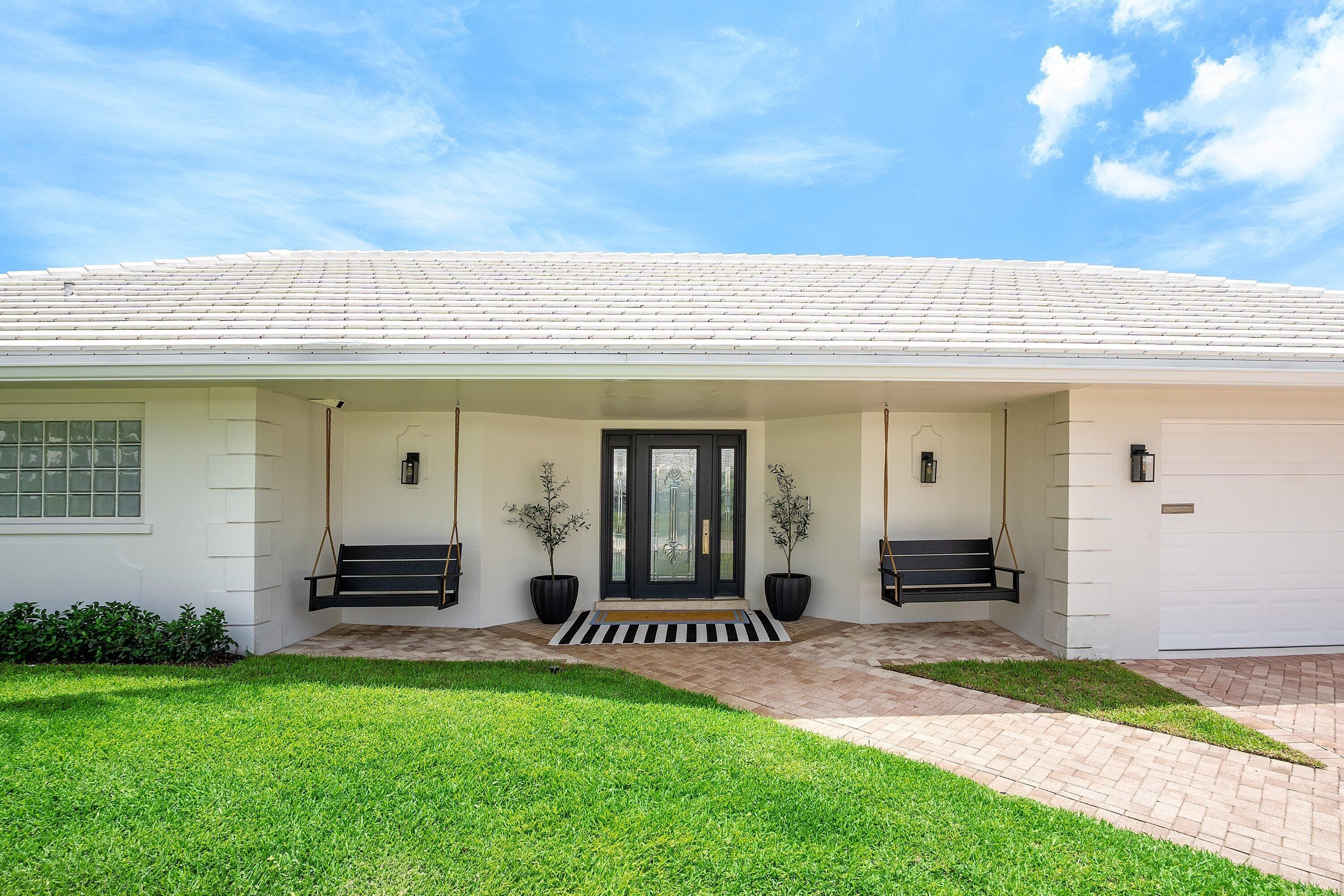 1332 SW Tamarind Way, Boca Raton, FL 33486 - Photo 2