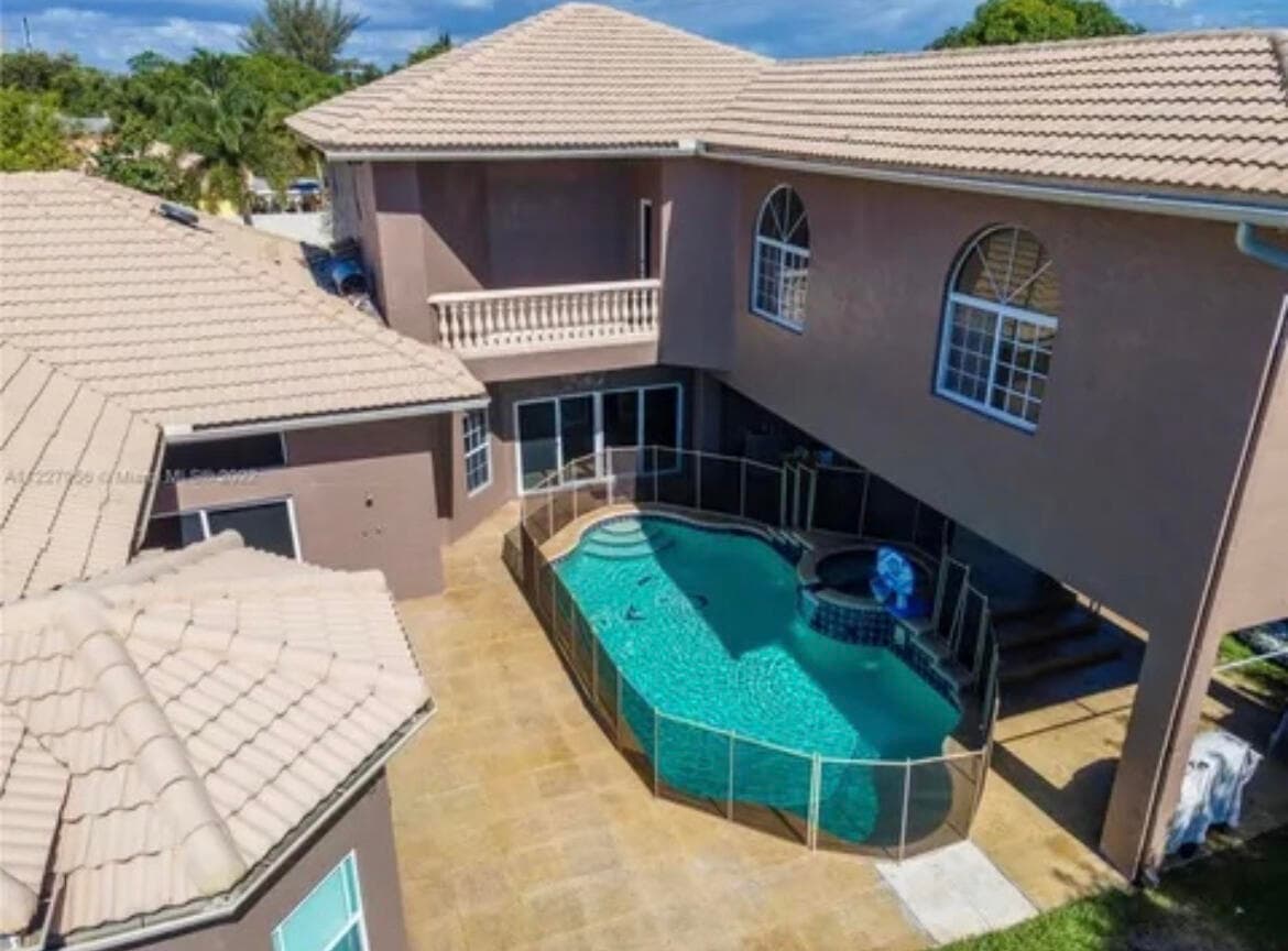423 NE 3rd Street, Pompano Beach, FL 33060 - Photo 2