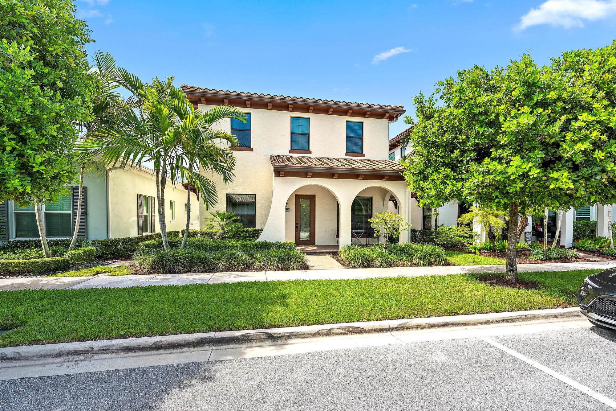 8023 Hobbes Way, Palm Beach Gardens, FL 33418 - Photo 2