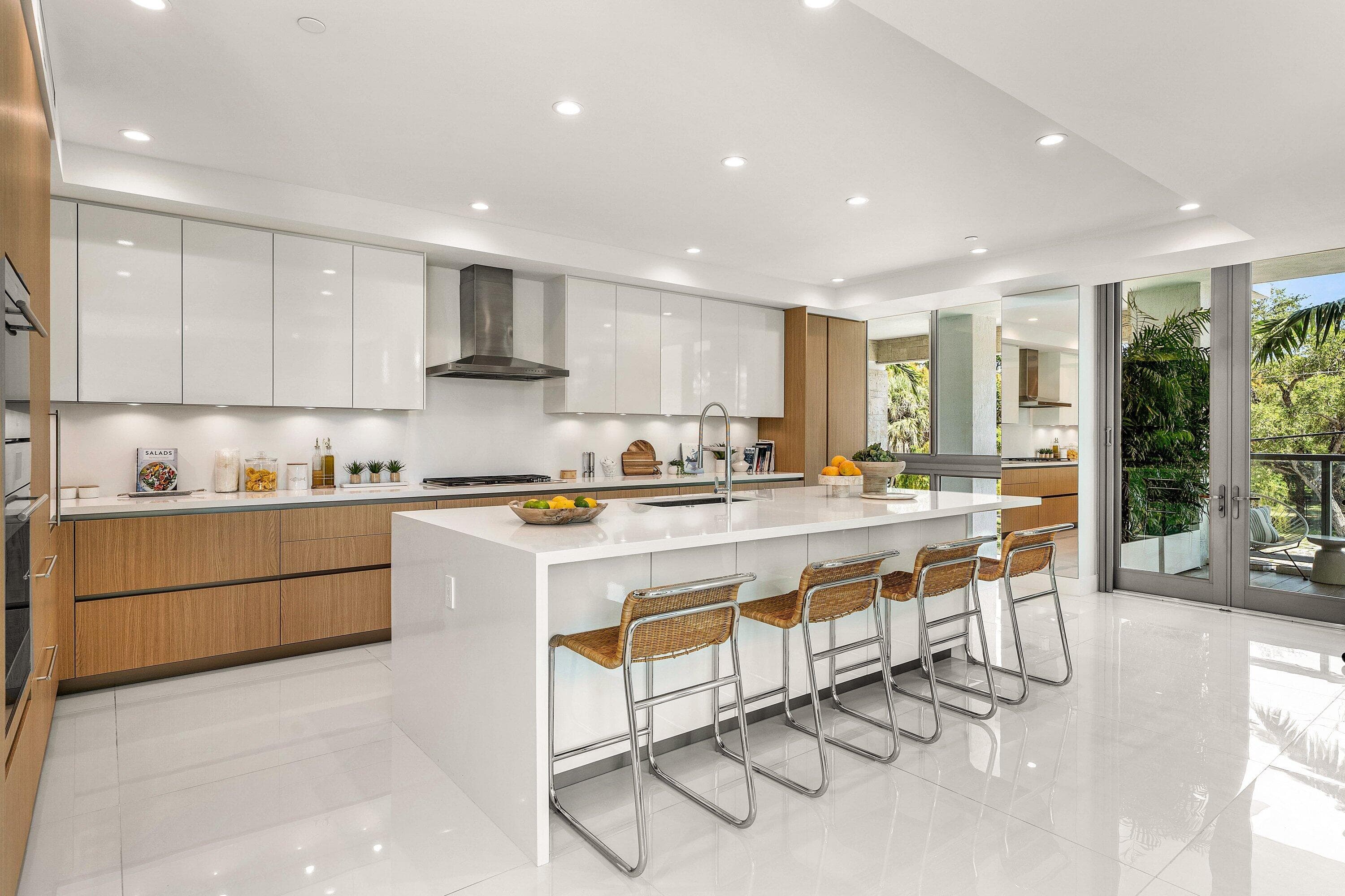 475 E Royal Palm Road 206, Boca Raton, FL 33432, Unit 206