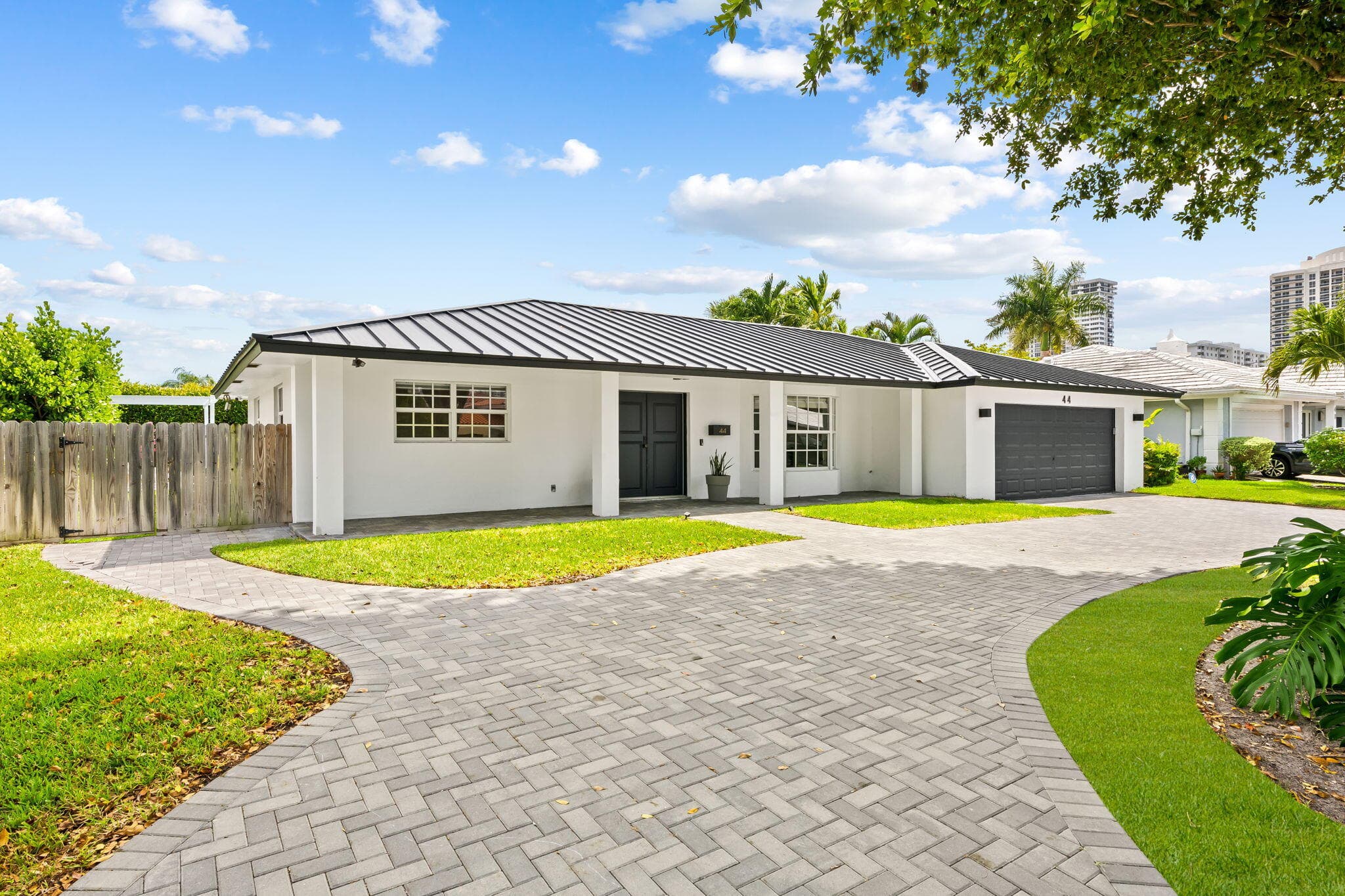44 Fort Royal Isle, Fort Lauderdale, FL 33308 - Photo 2