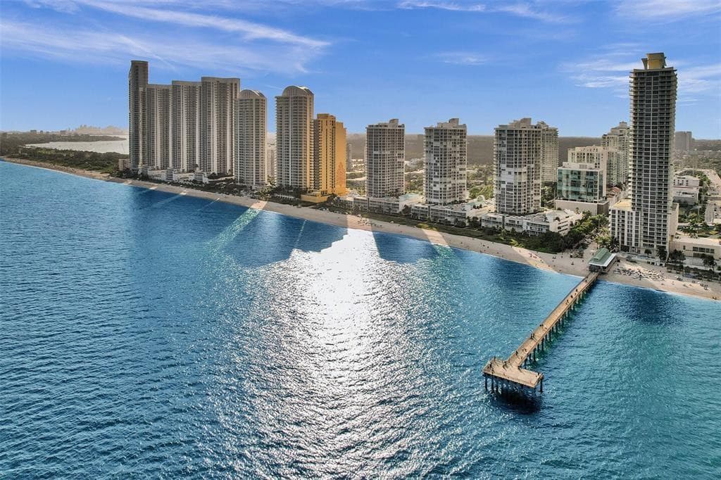 16425 Collins Avenue 818, Sunny Isles Beach, FL 33160, Unit 818