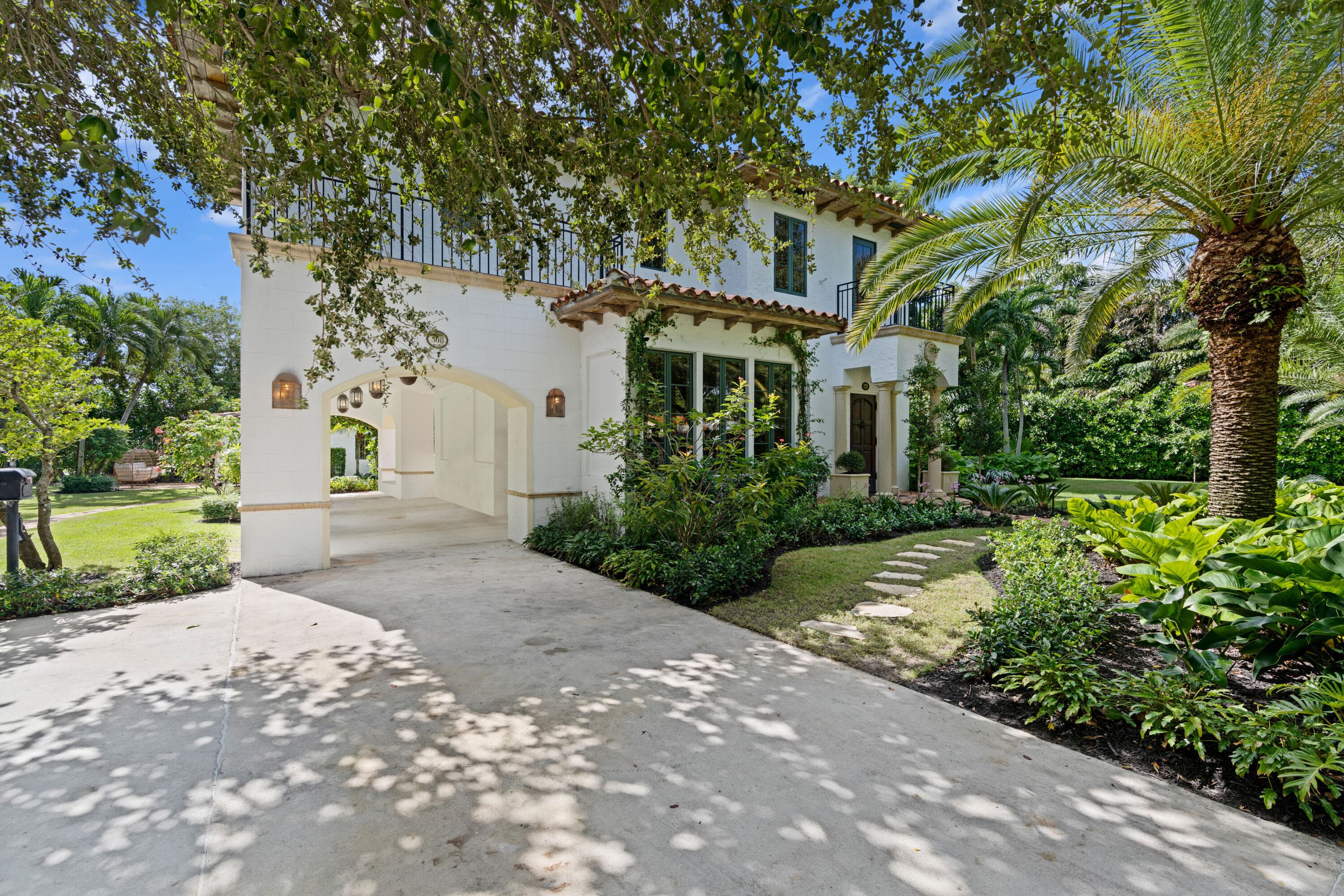 308 BARCELONA Road, West Palm Beach, FL 33401 - Photo 2