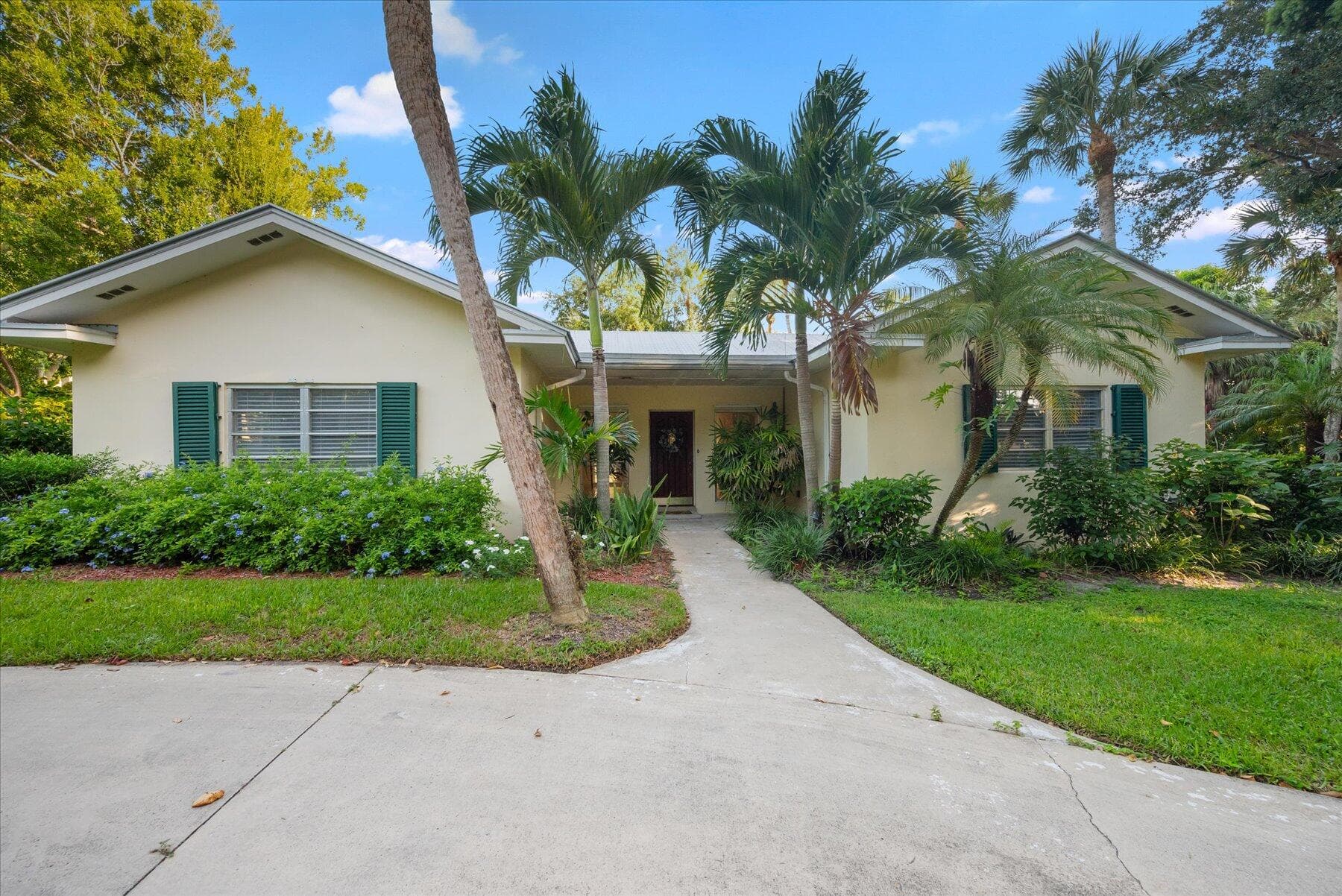24 N VIA LUCINDIA Drive N, Sewalls Point, FL 34996