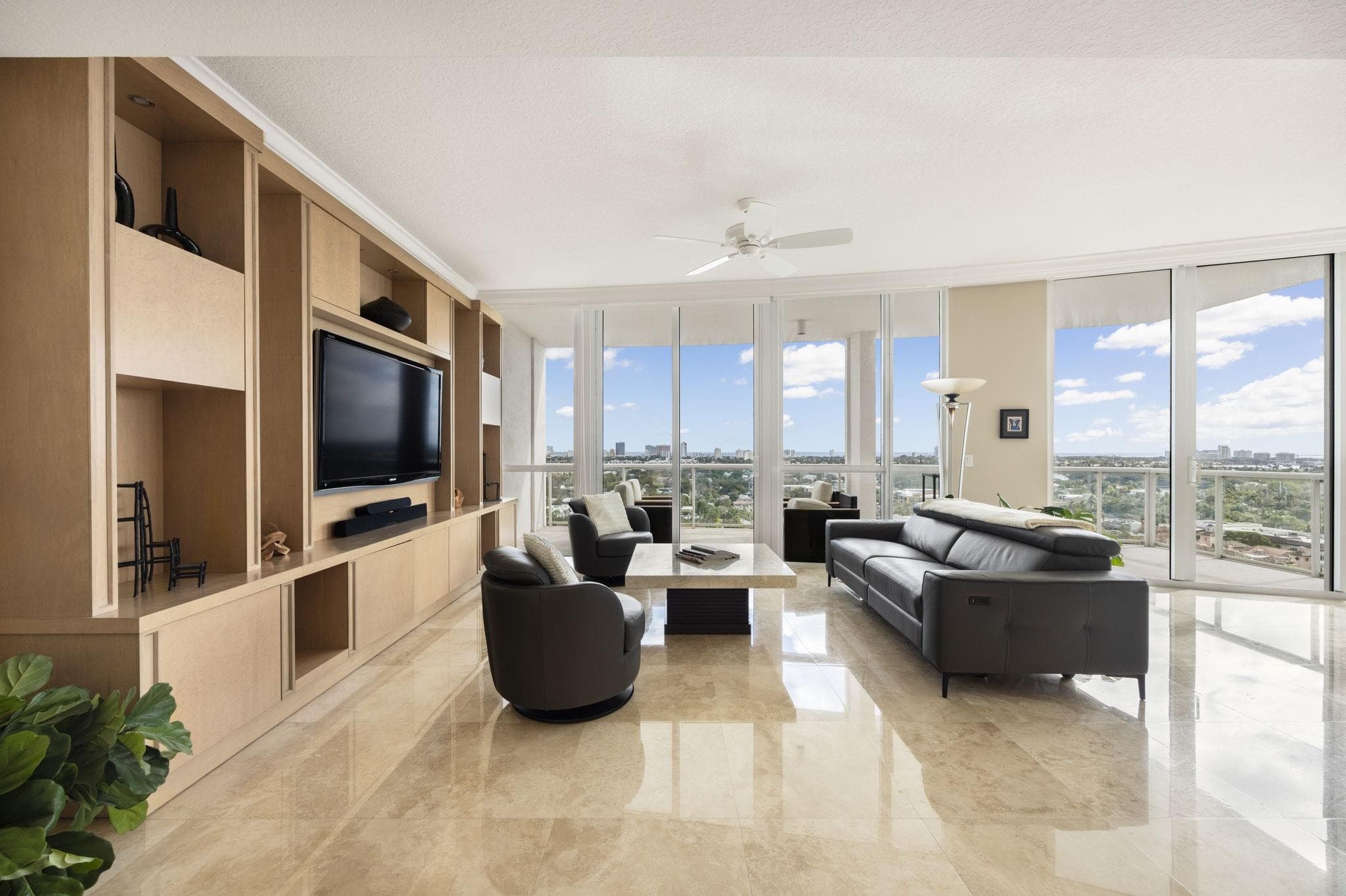 111 SE 8th Avenue Ph-1701, Fort Lauderdale, FL 33301, Unit Ph-1701 - Photo 2