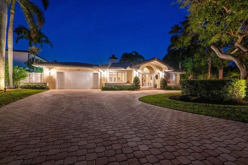 2317 NE 28th Court, Lighthouse Point, FL 33064 - Photo 2