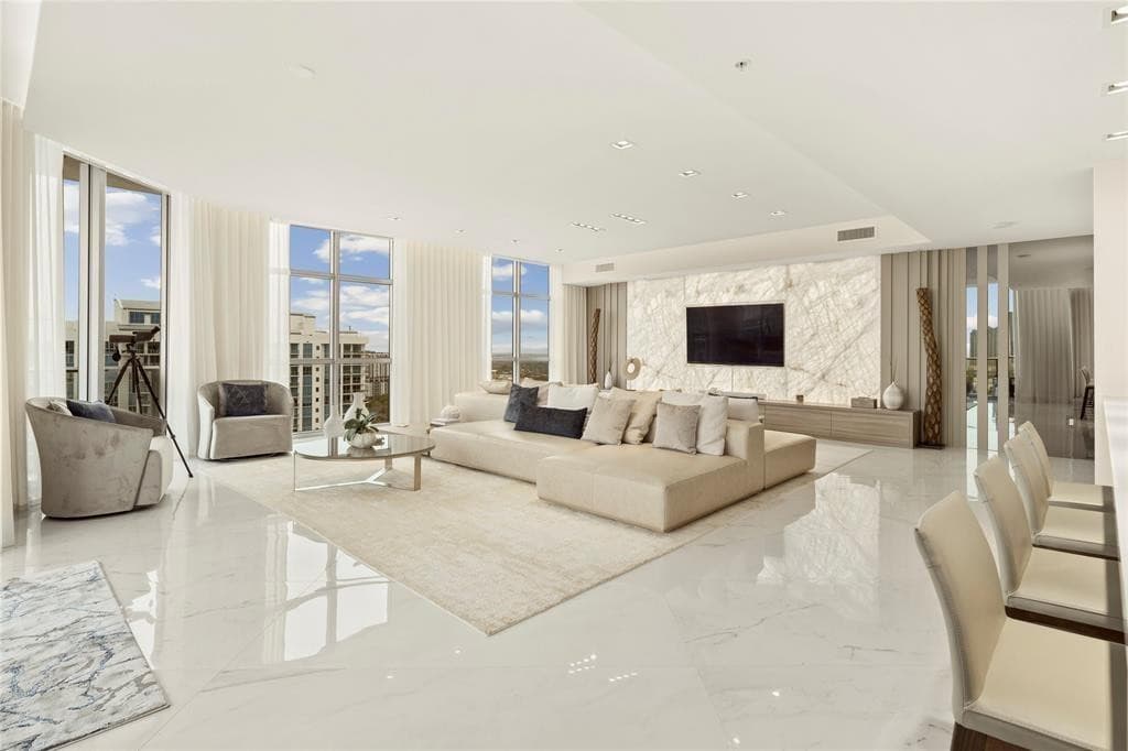 17301 Biscayne Boulevard Ph 7, Aventura, FL 33160, Unit Ph 7 - Photo 2