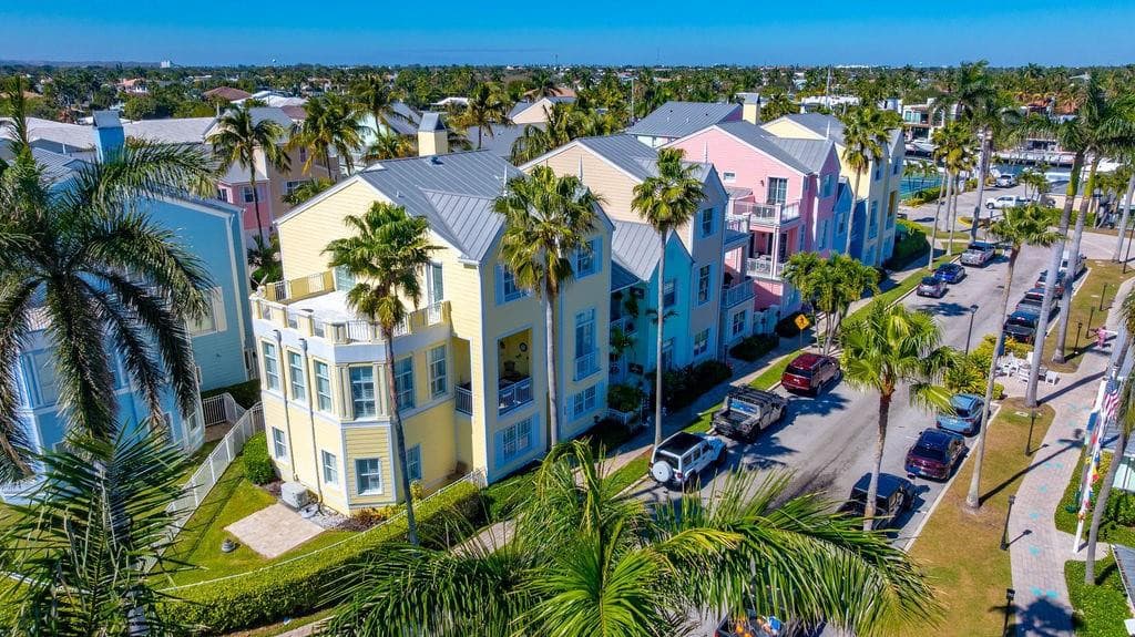 2825 Marina Circle 2825, Lighthouse Point, FL 33064, Unit 2825 - Photo 2