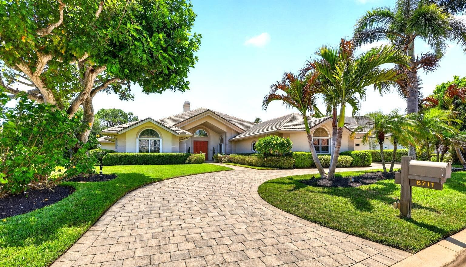 6711 SE Barrington Drive, Stuart, FL 34997 - Photo 3