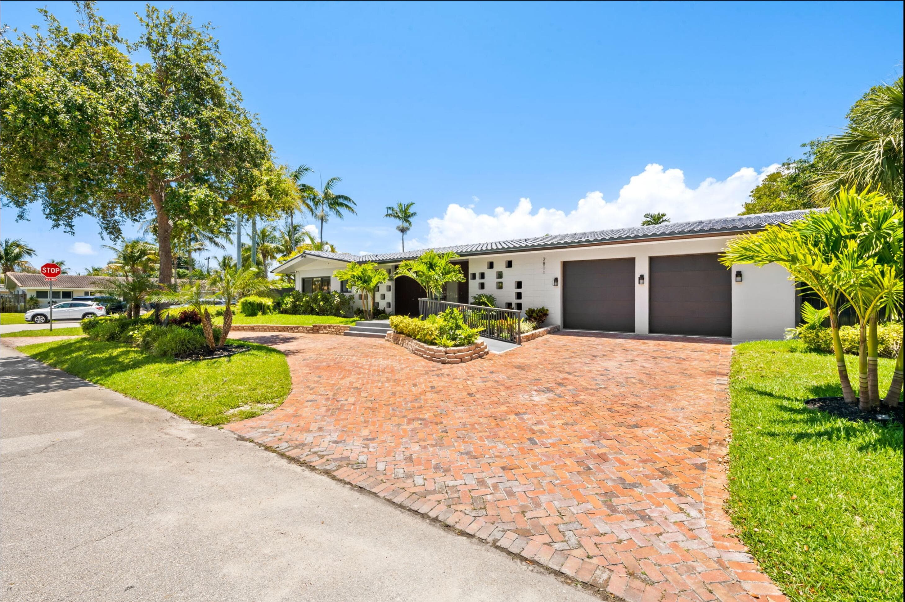 2811 NE 53rd Court, Lighthouse Point, FL 33064 - Photo 2