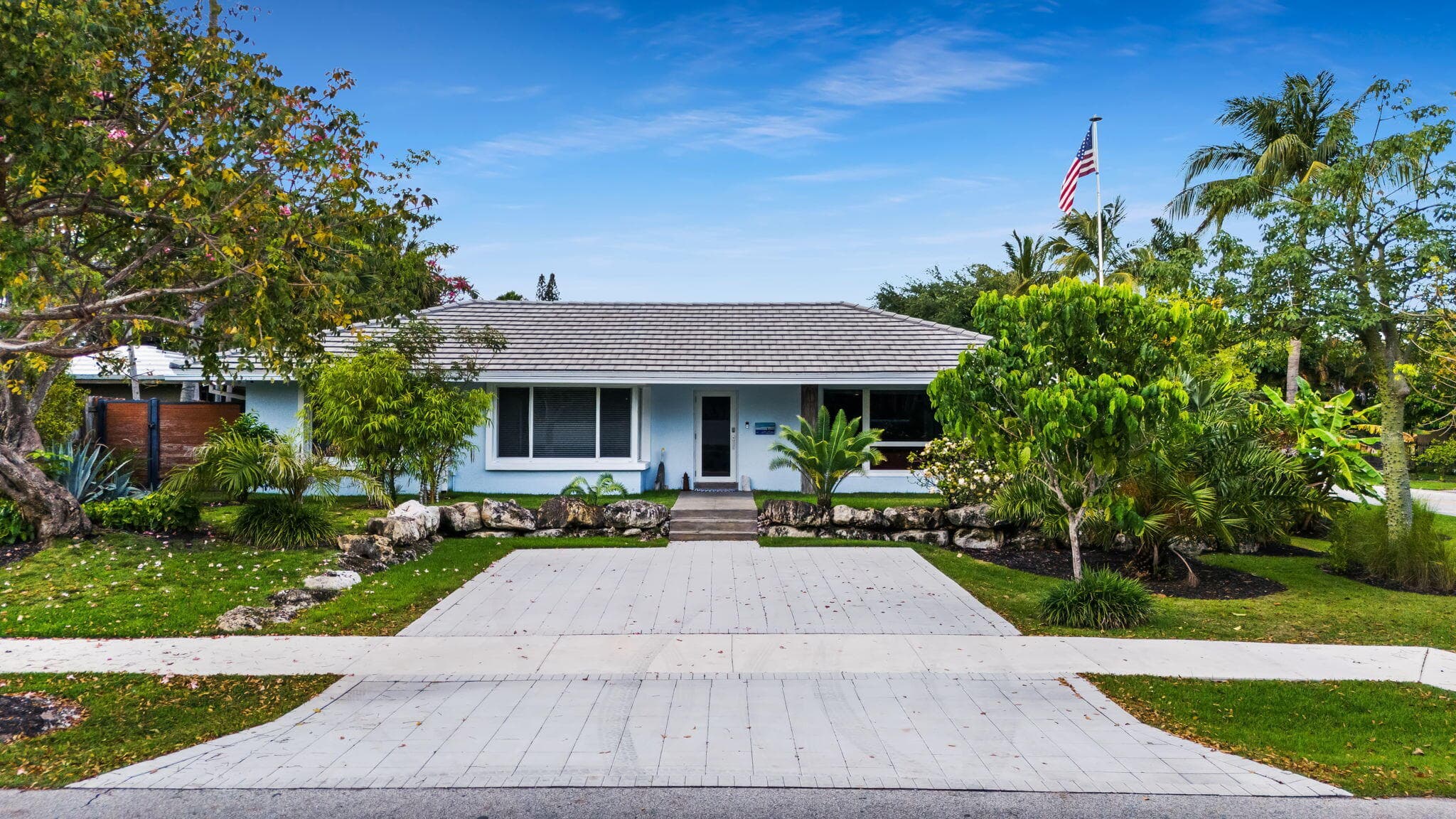 2417 SE 19th Place, Fort Lauderdale, FL 33316 - Photo 2