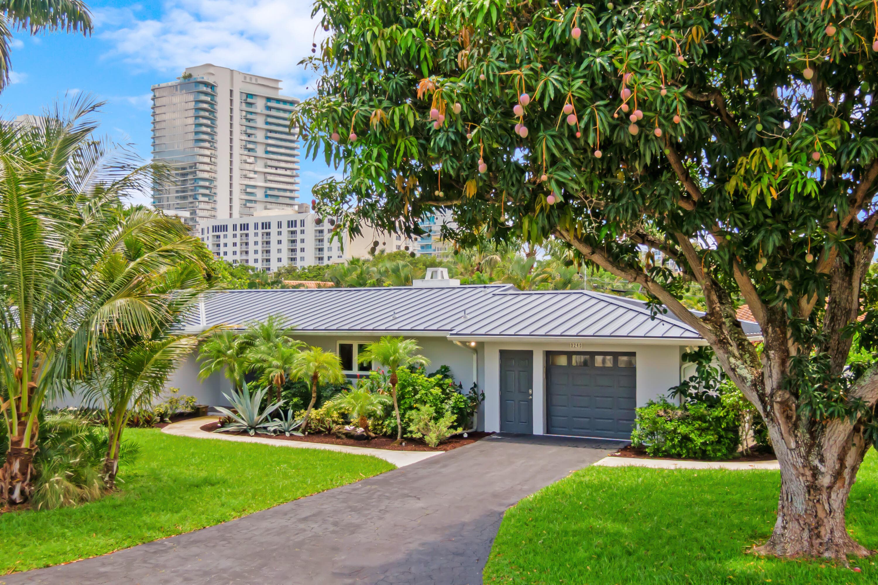 3240 Lakeview Drive, Pompano Beach, FL 33062 - Photo 4