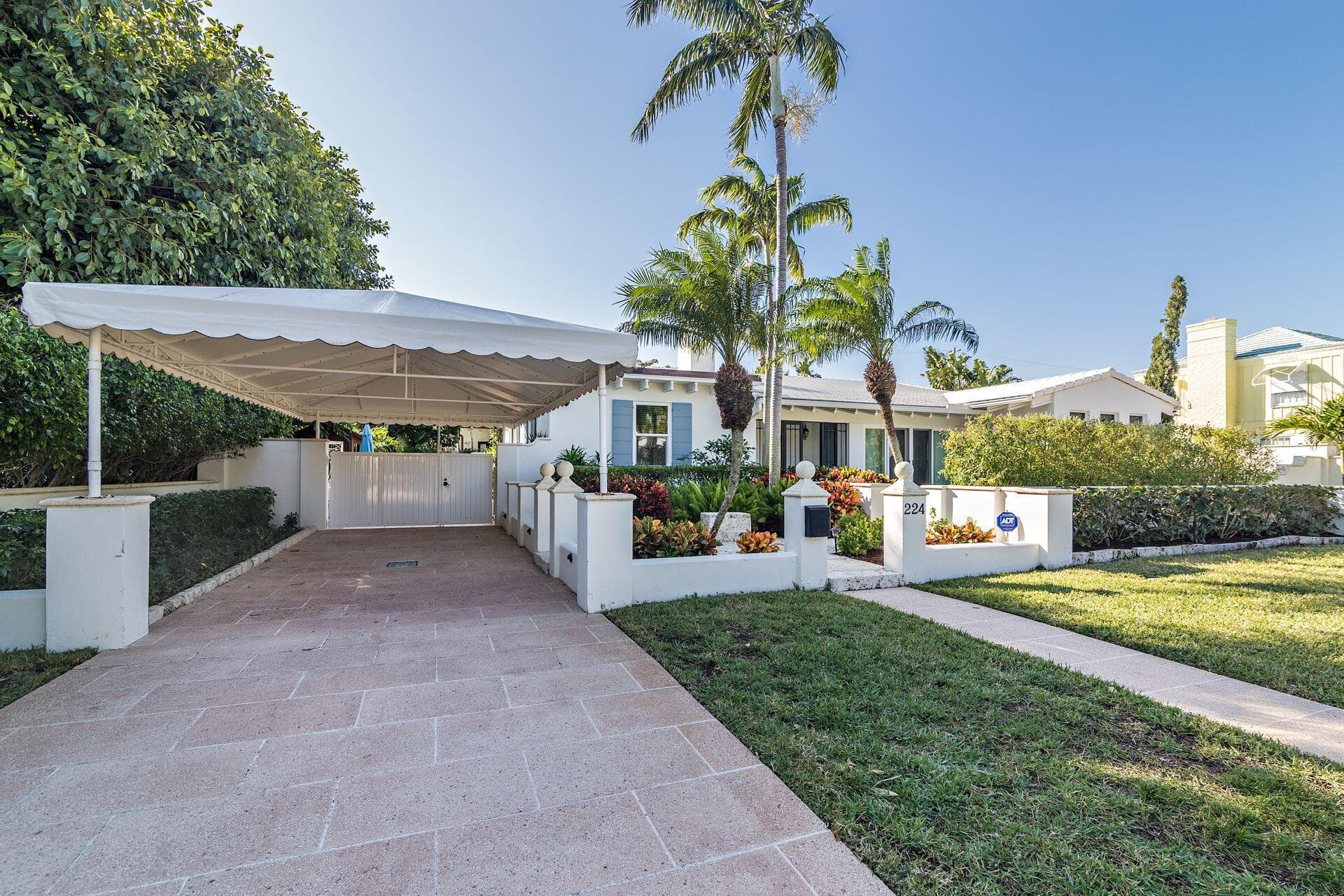 224 Churchill Road, West Palm Beach, FL 33405 - Photo 2
