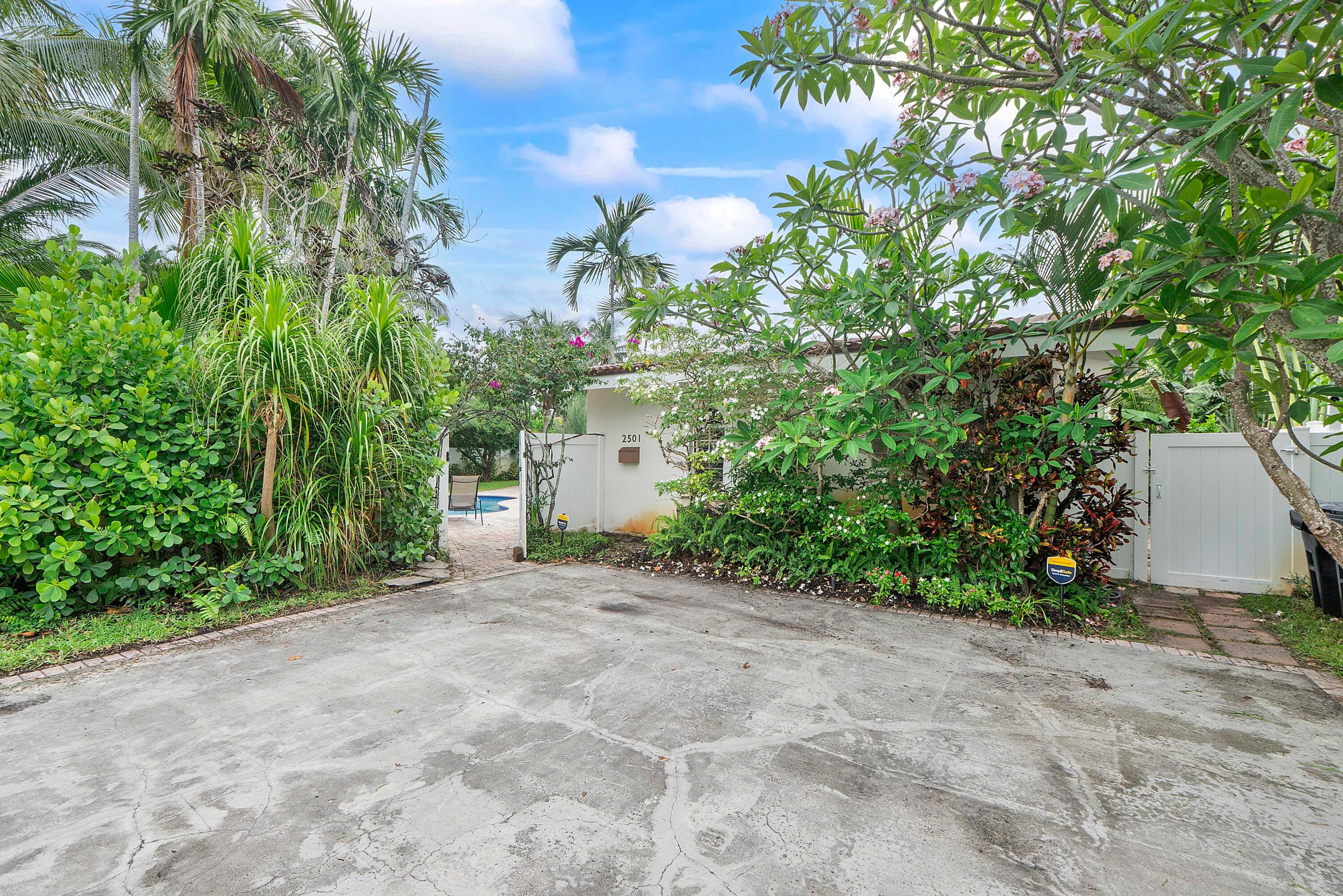 2501 NE 26th Terrace, Fort Lauderdale, FL 33305 - Photo 2