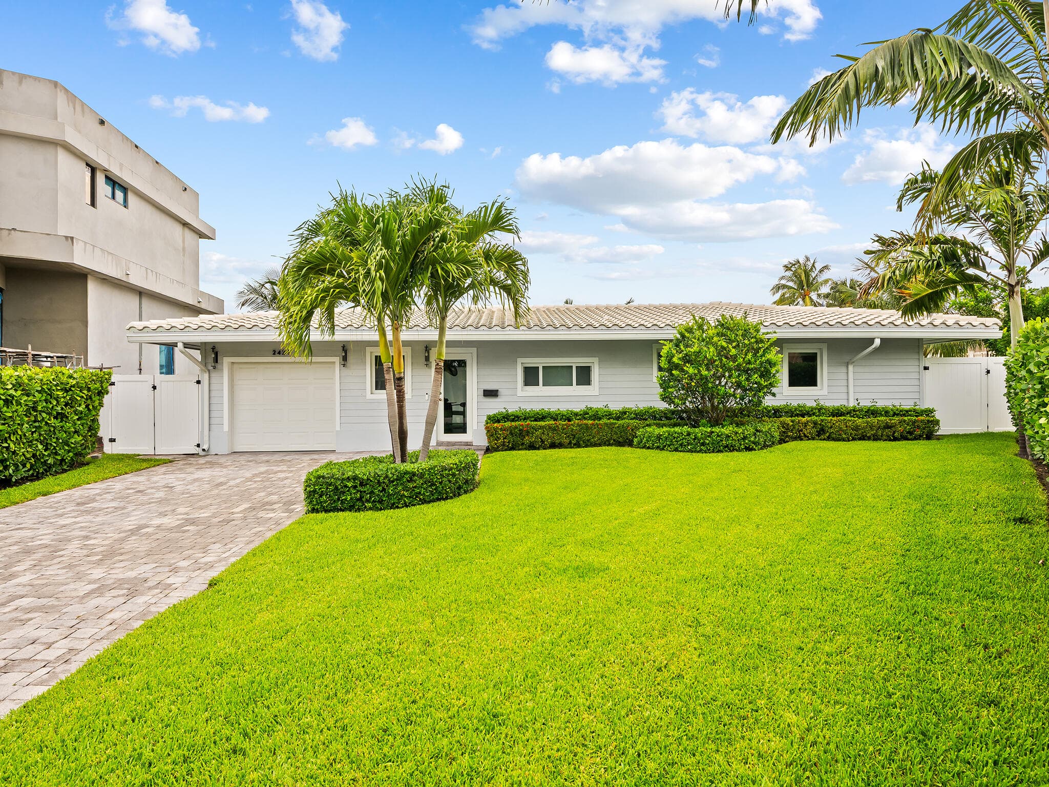 2421 NE 50th Street, Lighthouse Point, FL 33064 - Photo 2