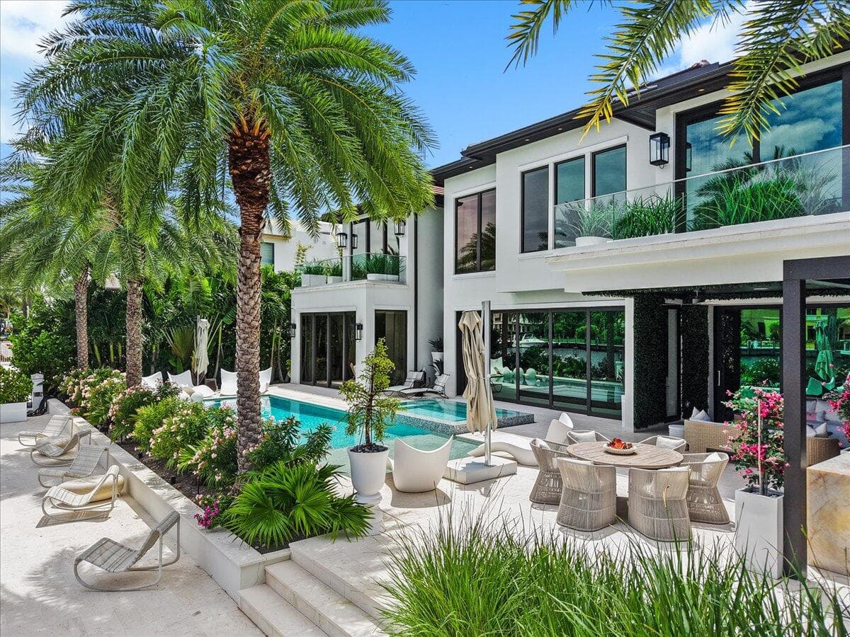 70 Isla Bahia Drive, Fort Lauderdale, FL 33316 - Photo 2