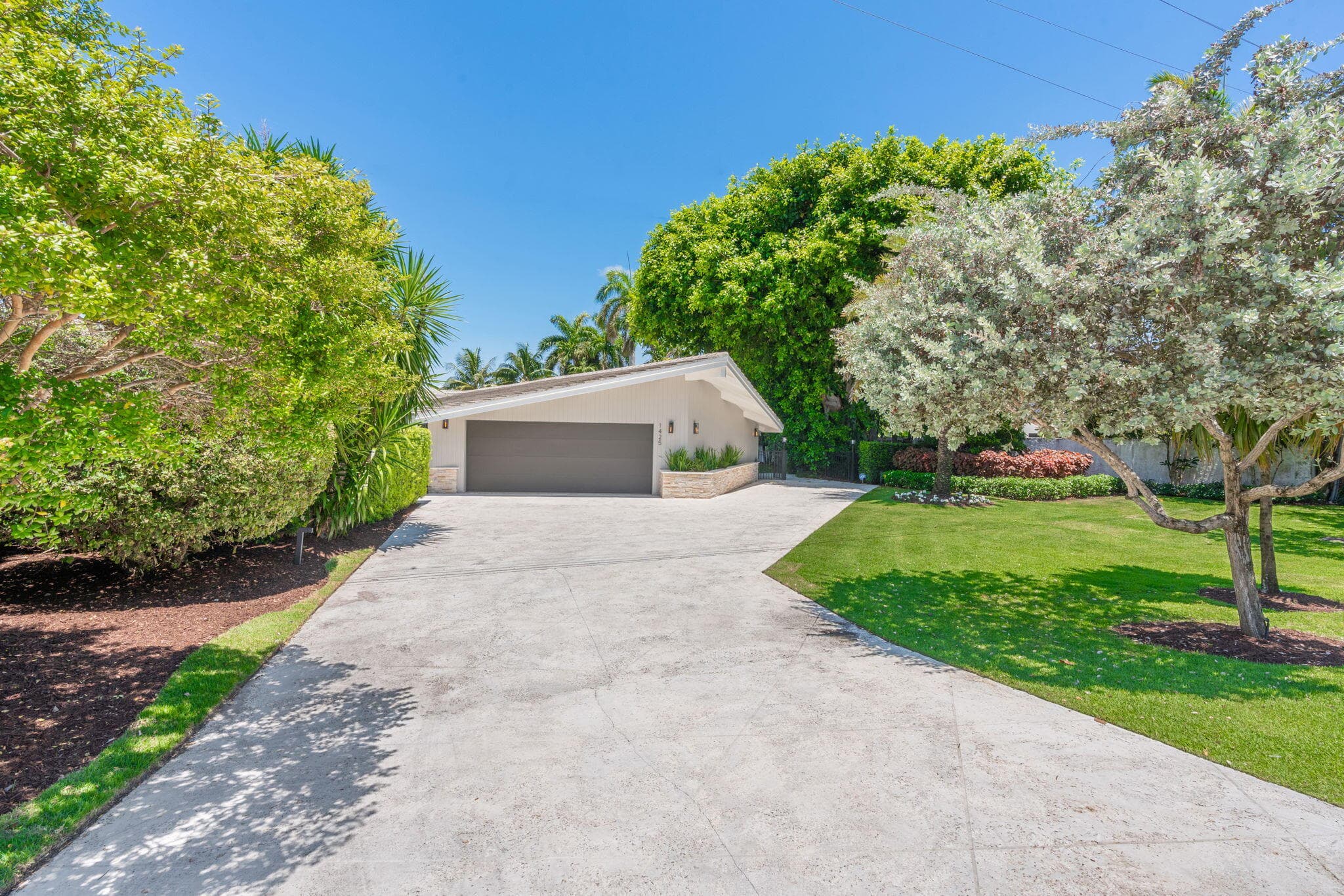 1425 Middle River Drive, Fort Lauderdale, FL 33304 - Photo 3