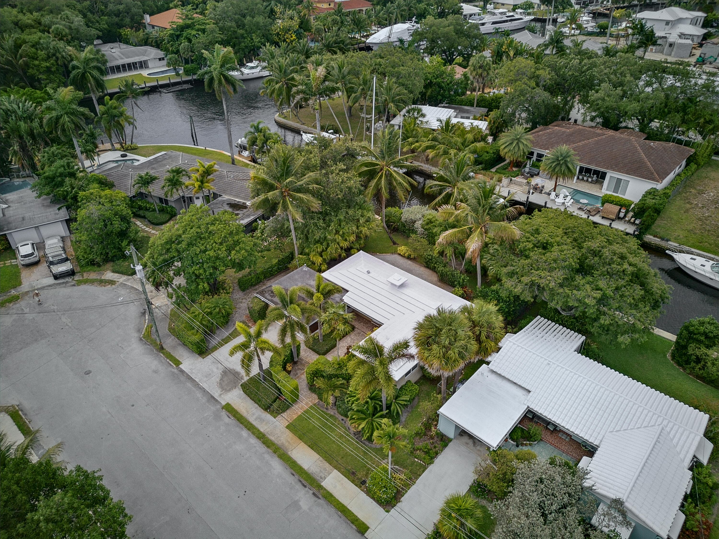 1325 Guava Isle, Fort Lauderdale, FL 33315 - Photo 4