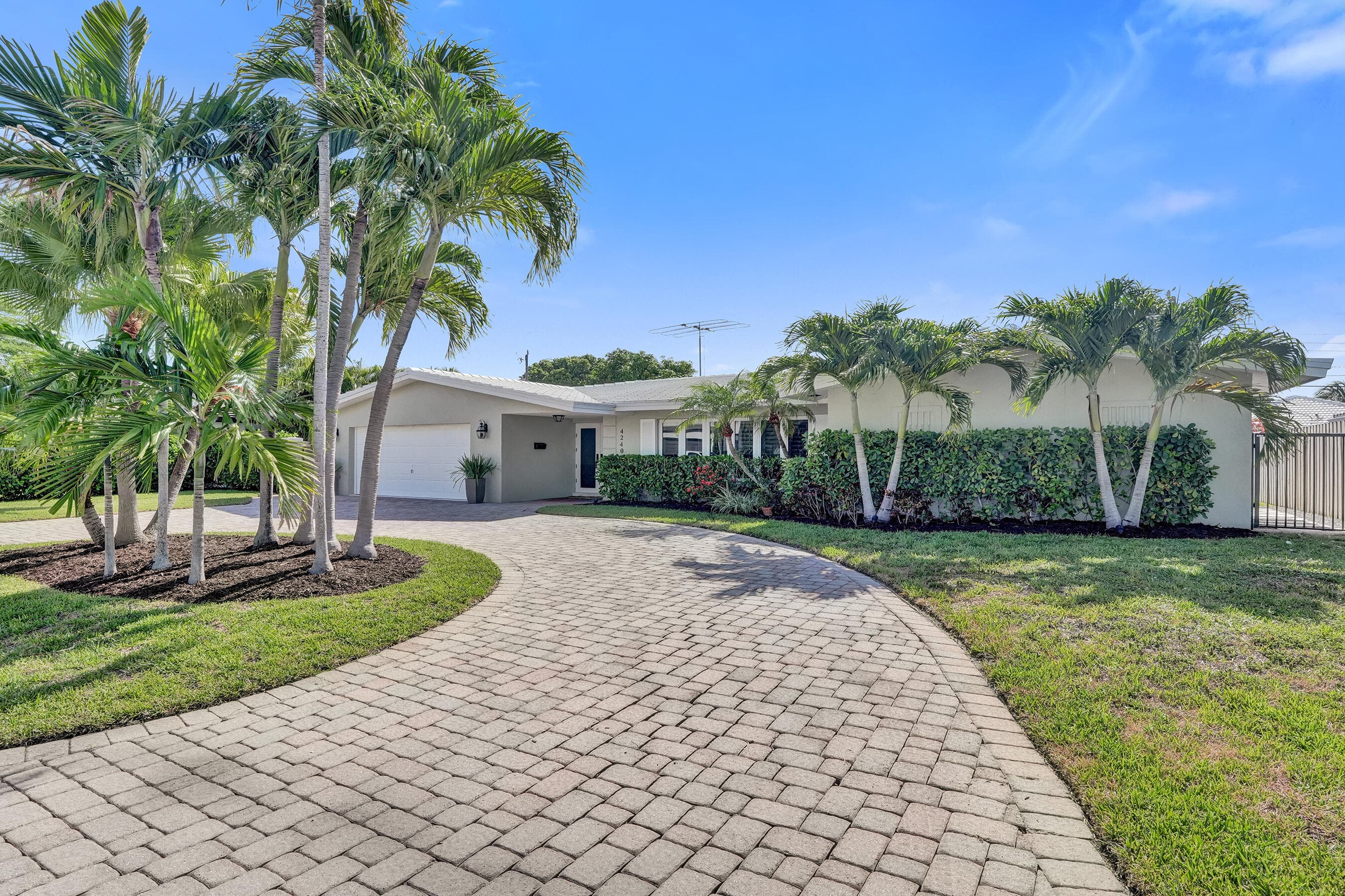 4240 NE 28th Avenue, Fort Lauderdale, FL 33308 - Photo 3