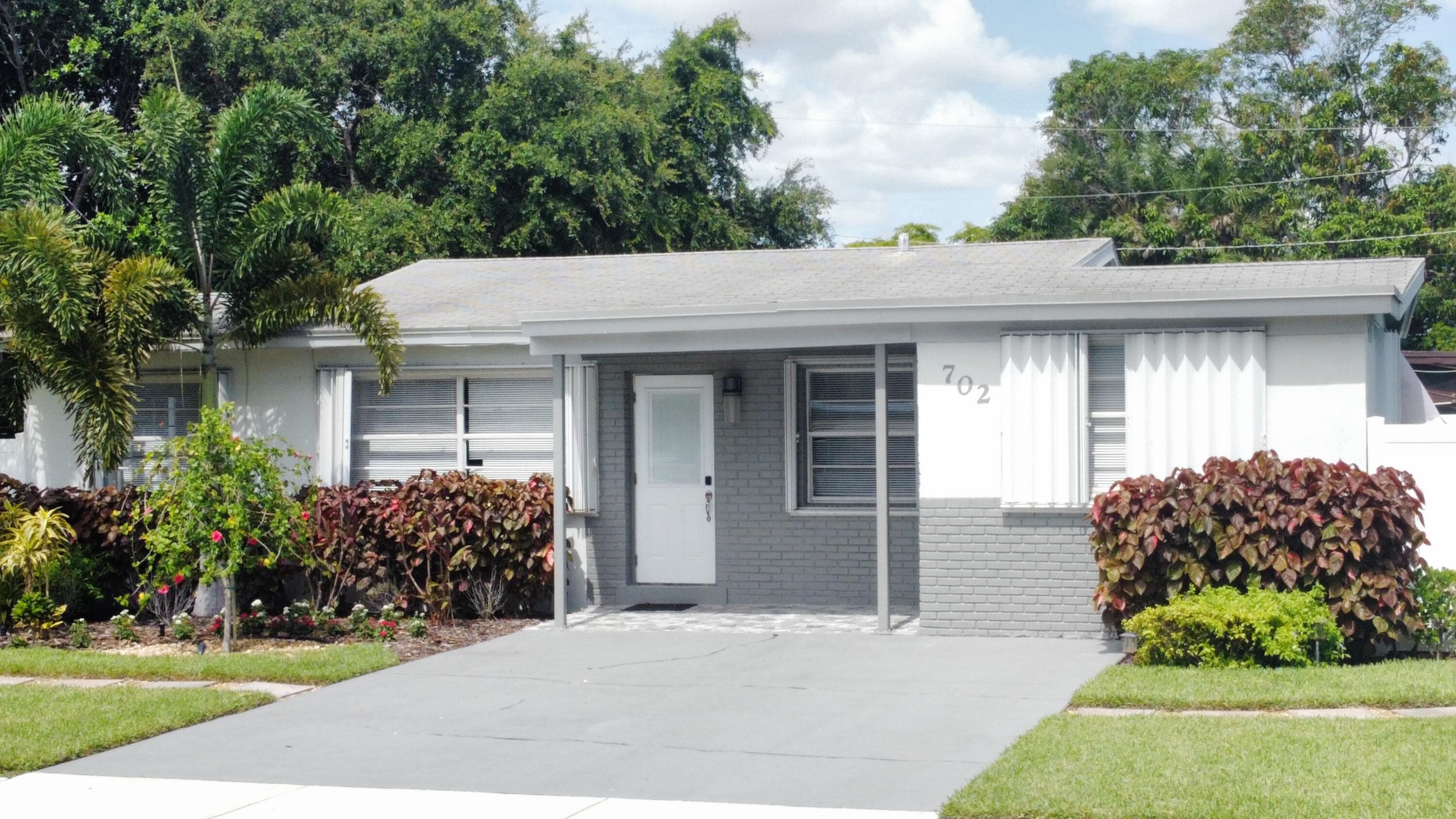 702 SW 1st Street, Delray Beach, FL 33444 - Photo 2