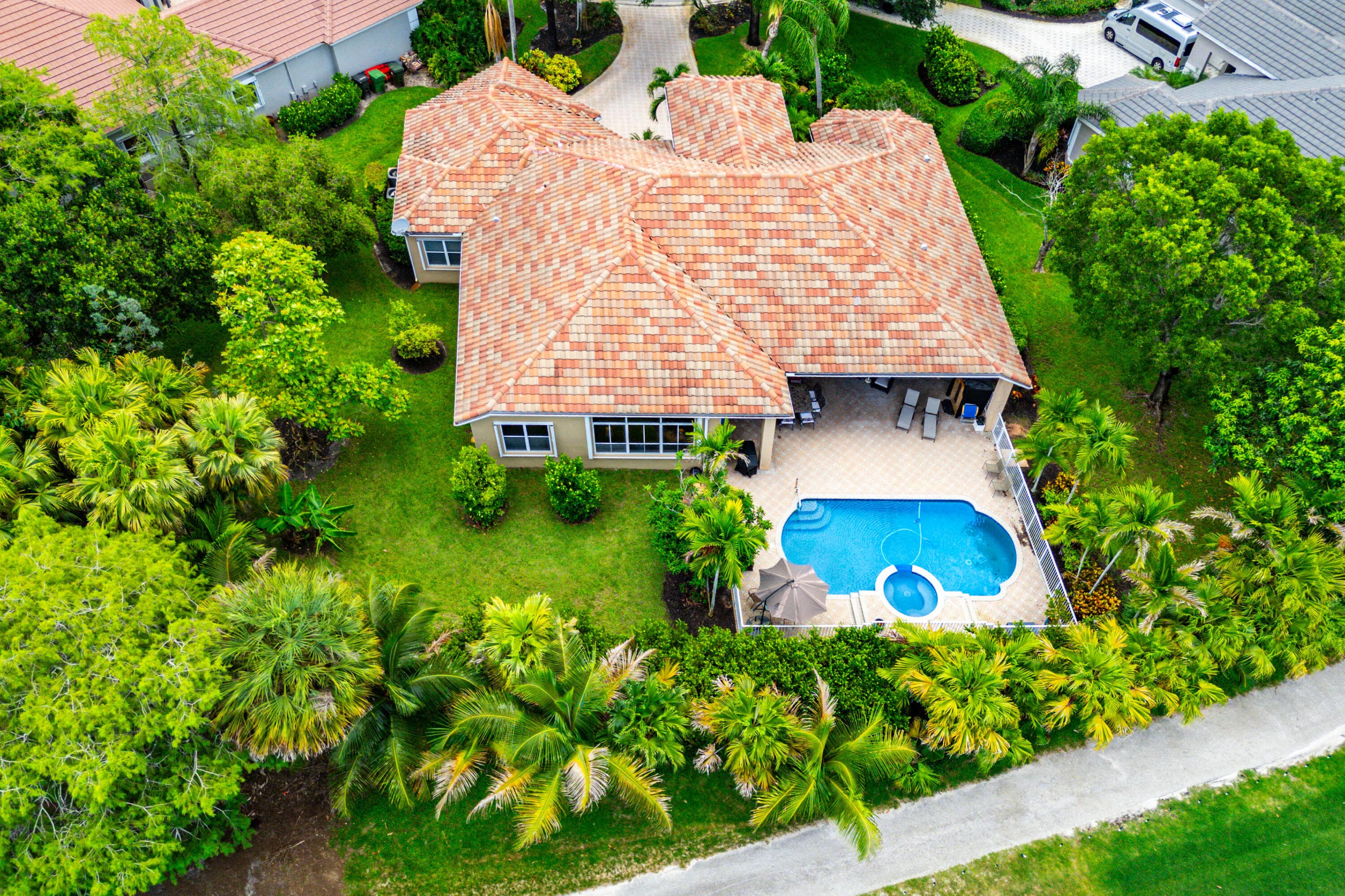 911 Forest Glen Lane, Wellington, FL 33414 - Photo 2