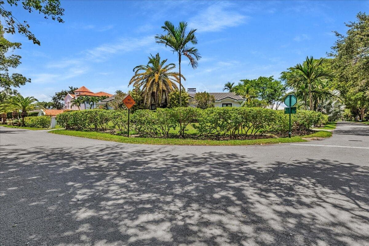5901 SW 136th Street, Pinecrest, FL 33156 - Photo 2