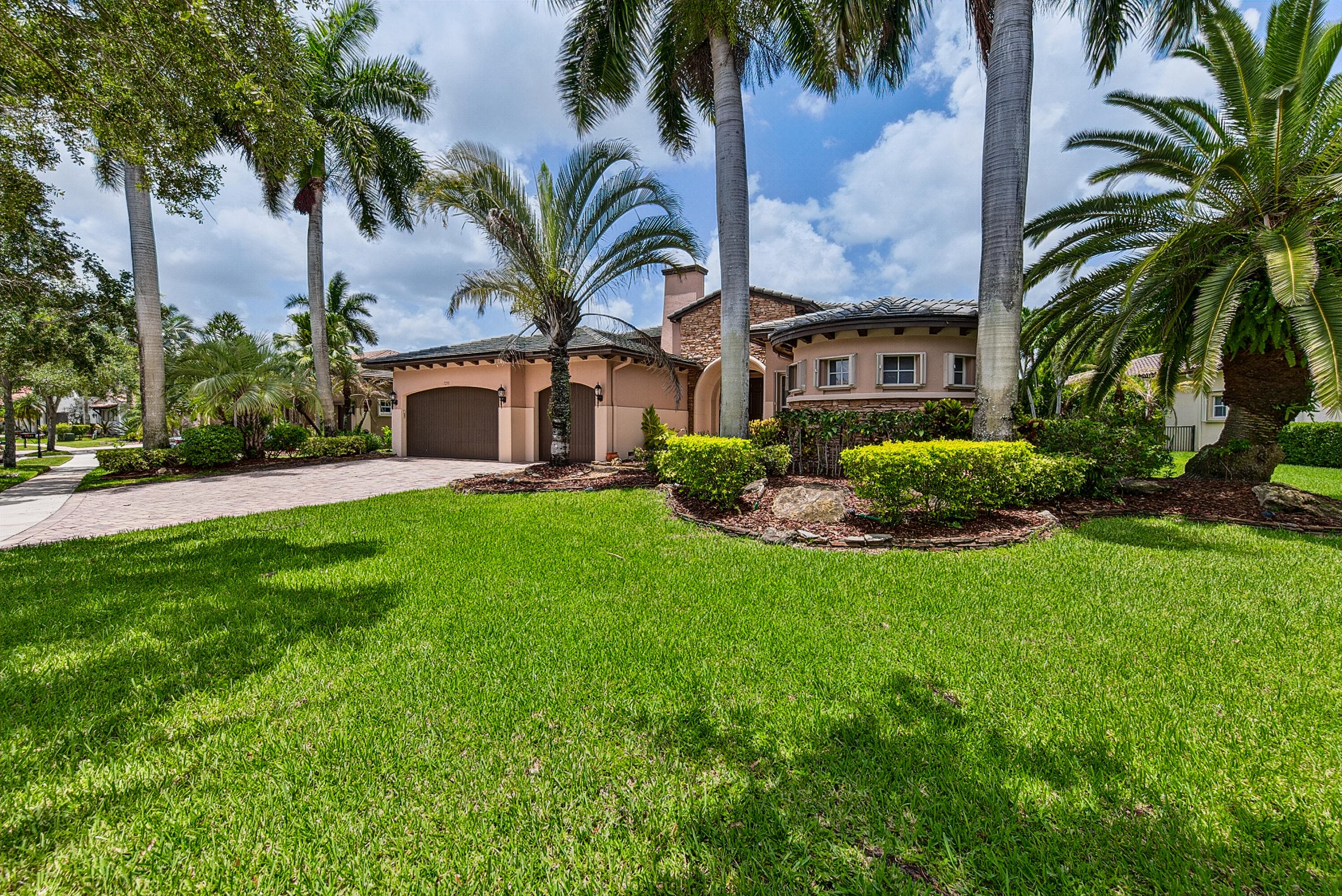7233 NW 123rd Avenue, Parkland, FL 33076 - Photo 2