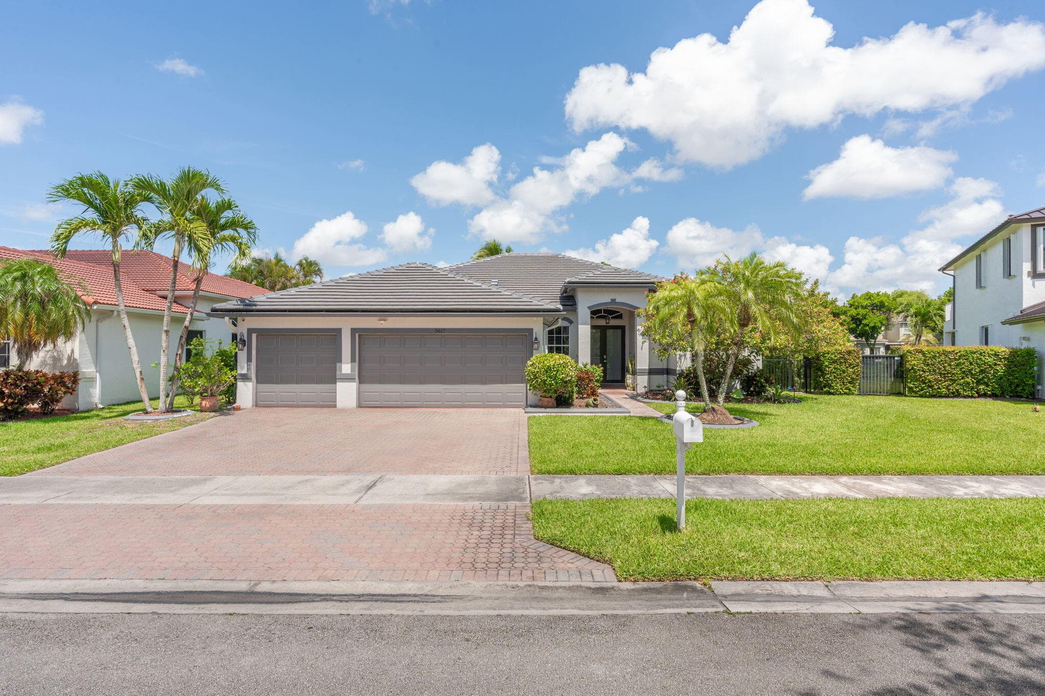 5617 NW 106TH Way, Coral Springs, FL 33076 - Photo 2