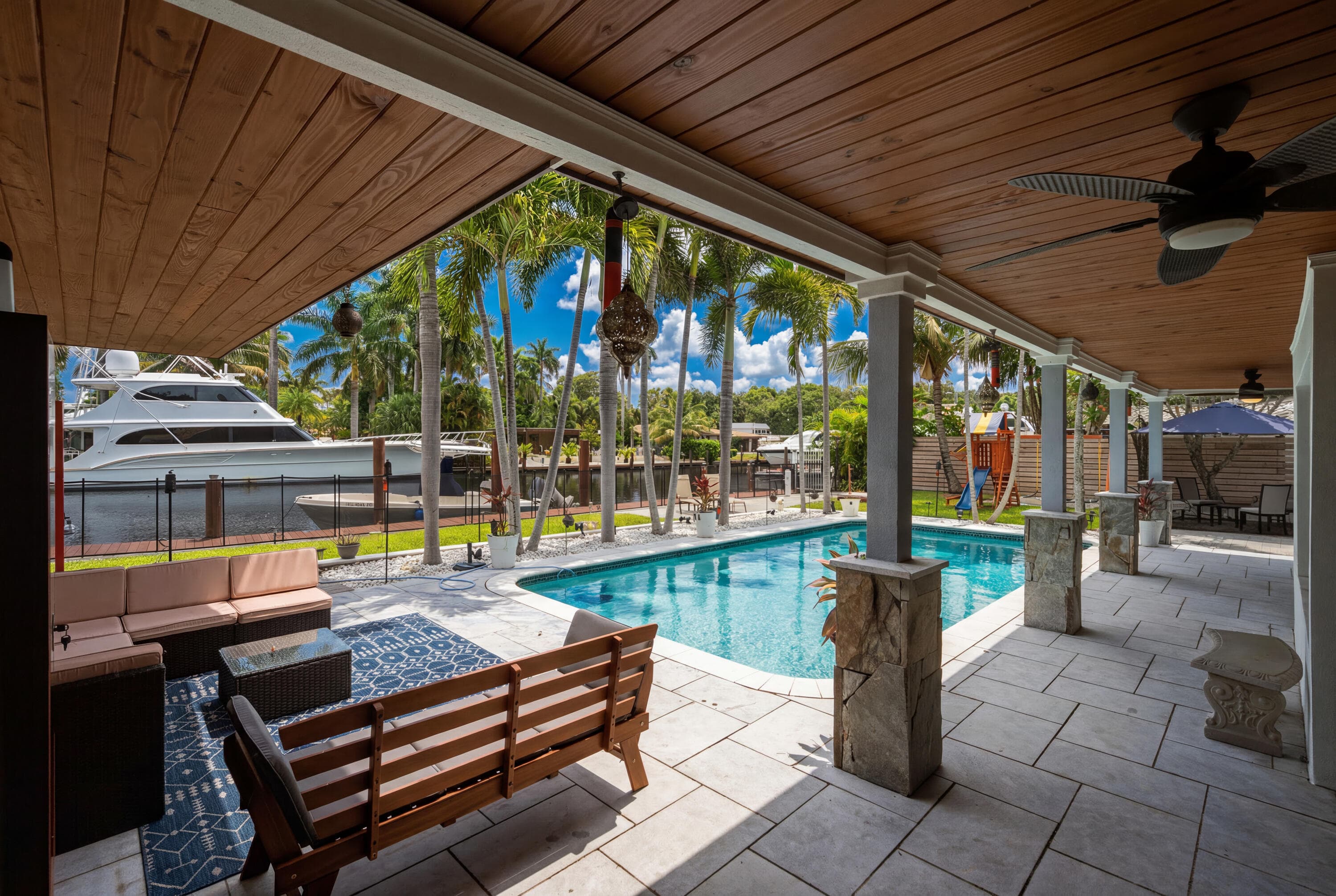 2587 SW 30TH Avenue, Fort Lauderdale, FL 33312 - Photo 2