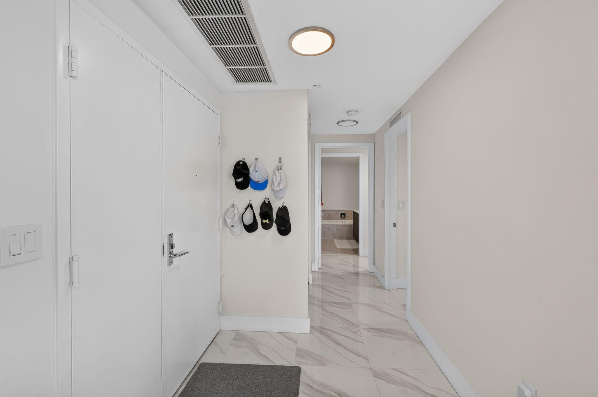 488 NE 18th Street 1515, Miami, FL 33132, Unit 1515 - Photo 2